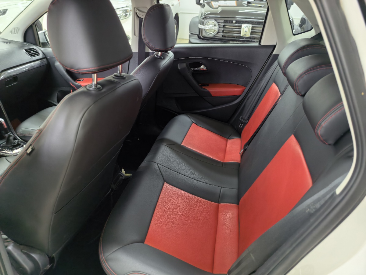 Volkswagen Polo 2018 car image #8