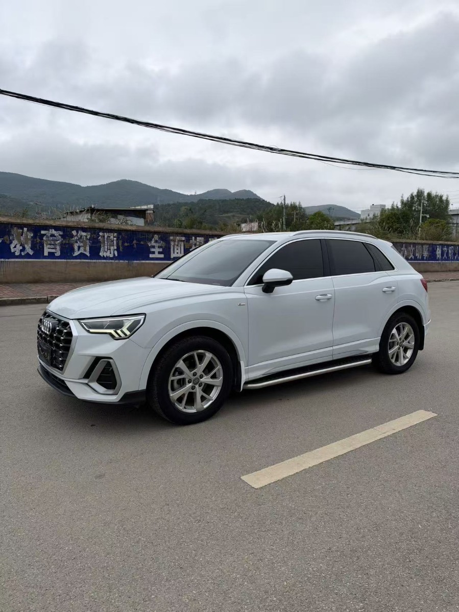 Audi Q3 2019 Audi Q3 2019 car image