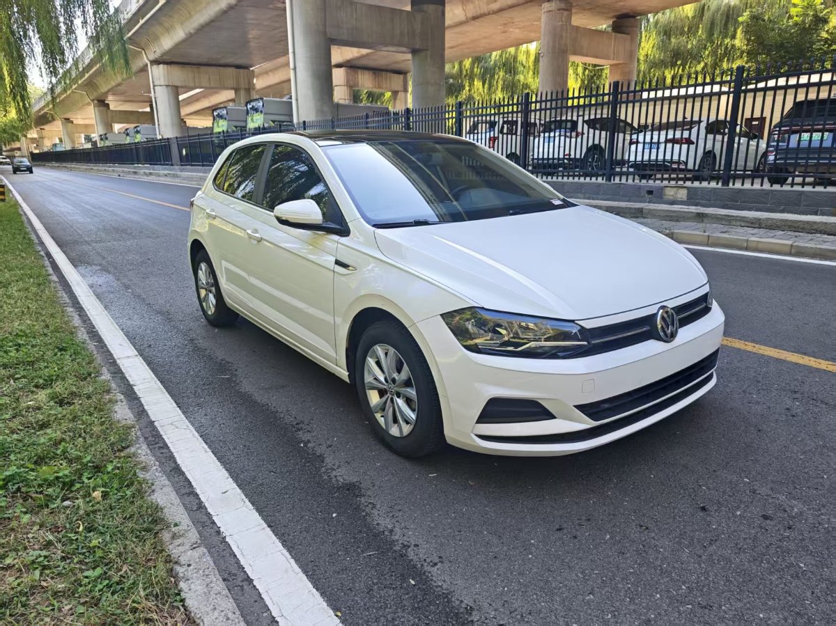 Volkswagen Polo 2019 car image #3