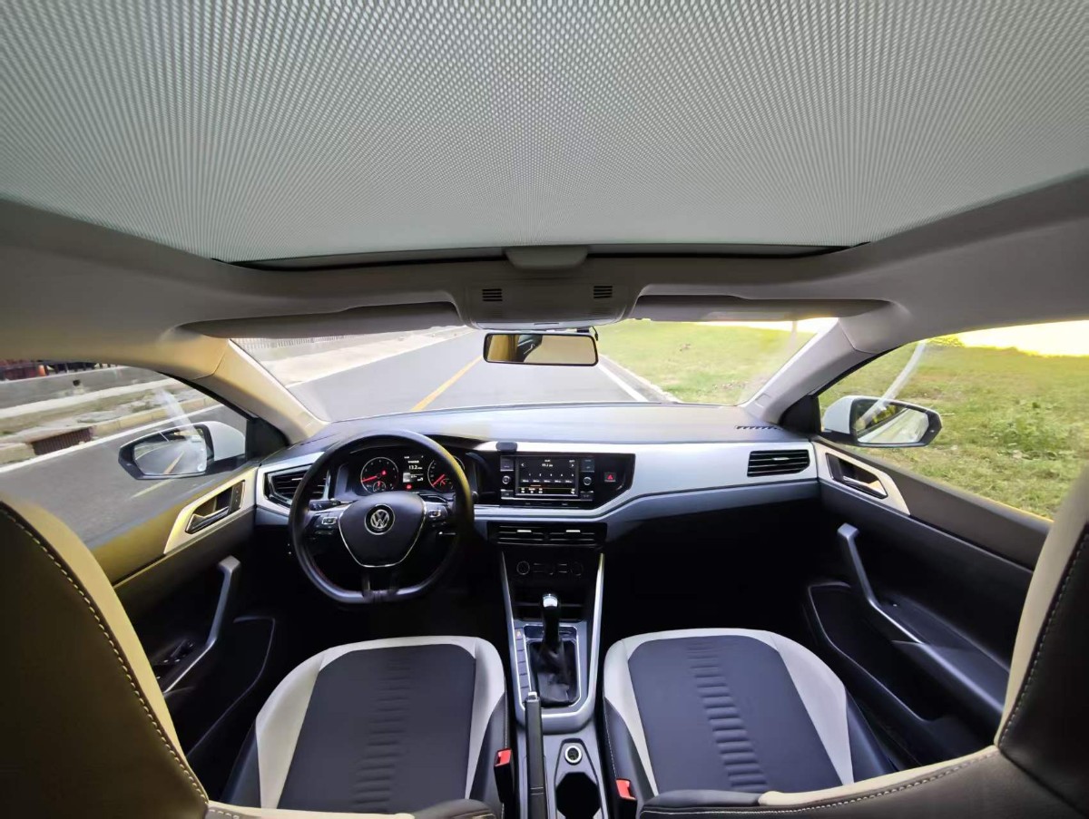 Volkswagen Polo 2019 car image #5