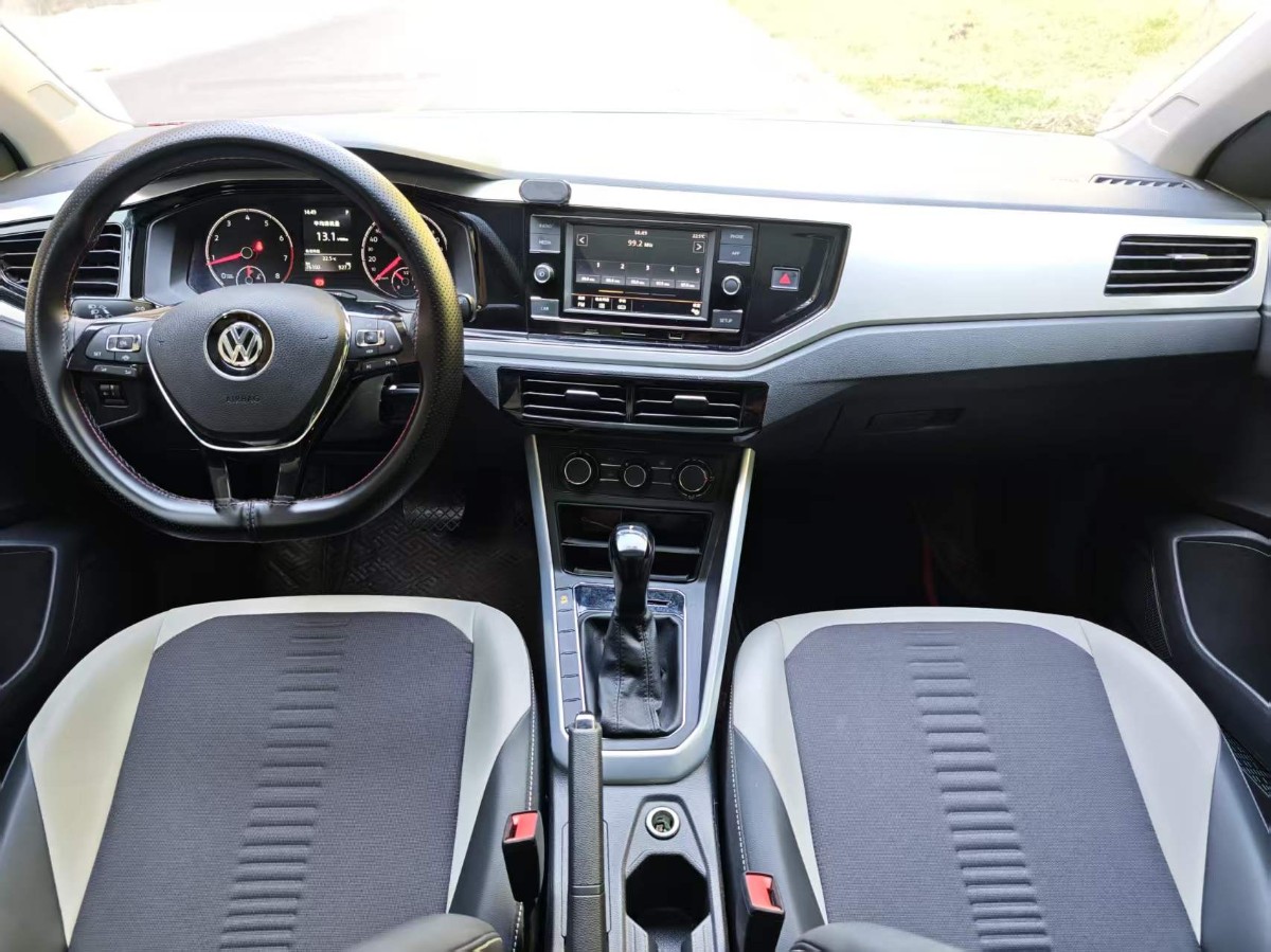 Volkswagen Polo 2019 car image #7