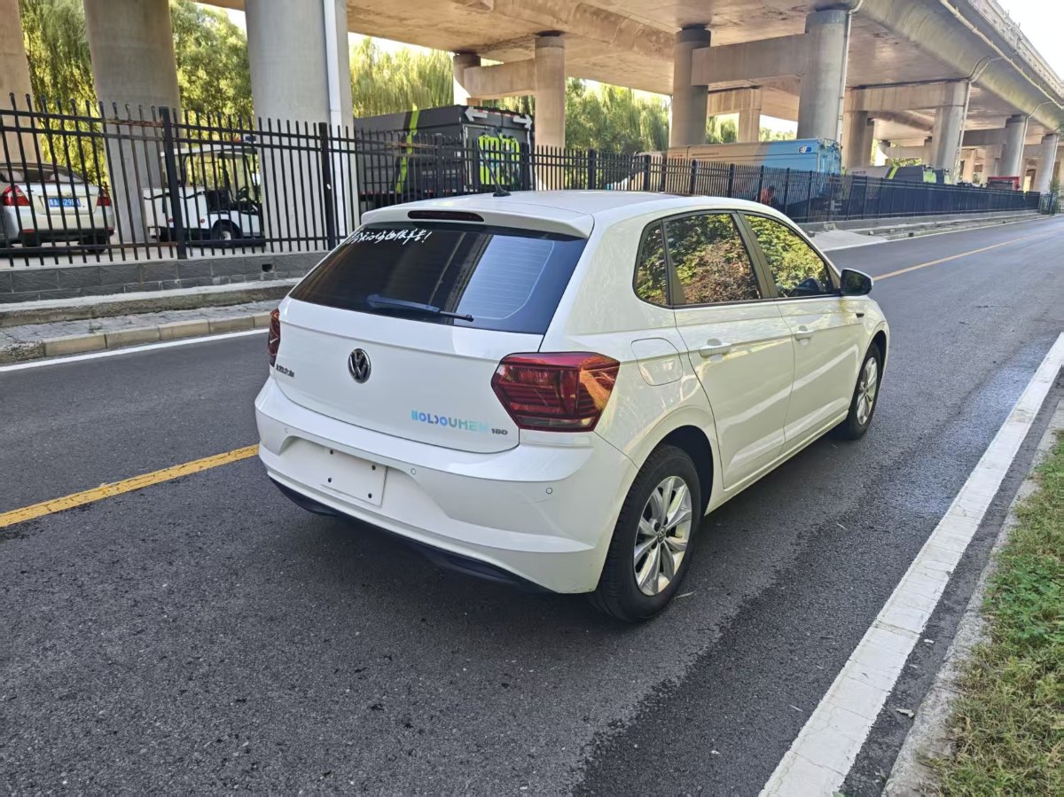Volkswagen Polo 2019 car image #10