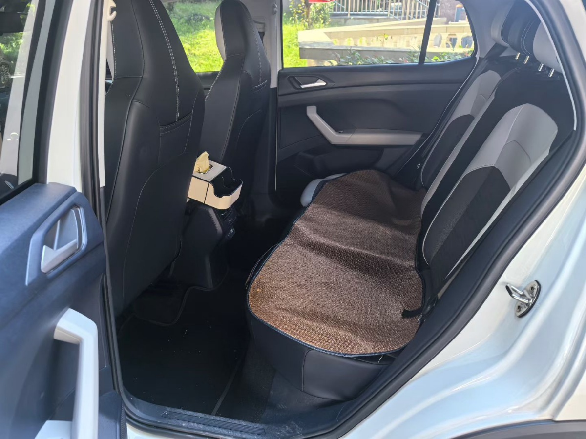 Volkswagen Tharu 2024 car image #2