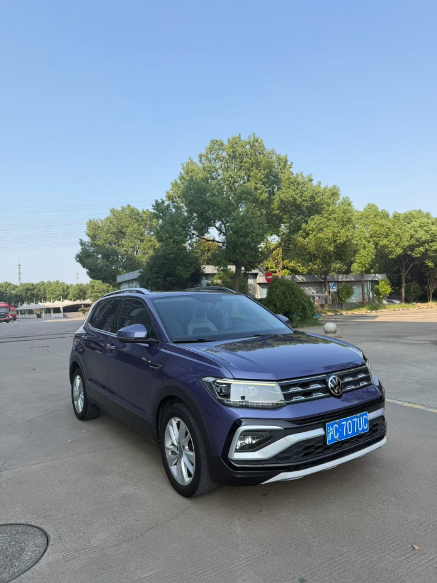 Volkswagen T-Cross 2021 car image #2