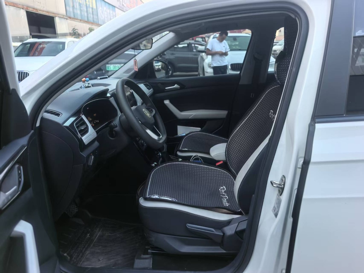 Volkswagen Tharu 2025 #4 Volkswagen Tharu 2025 car image #4