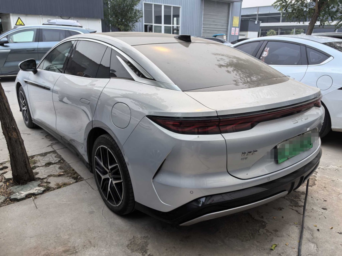 BYD HanL 2025 #5 BYD HanL 2025 car image #5