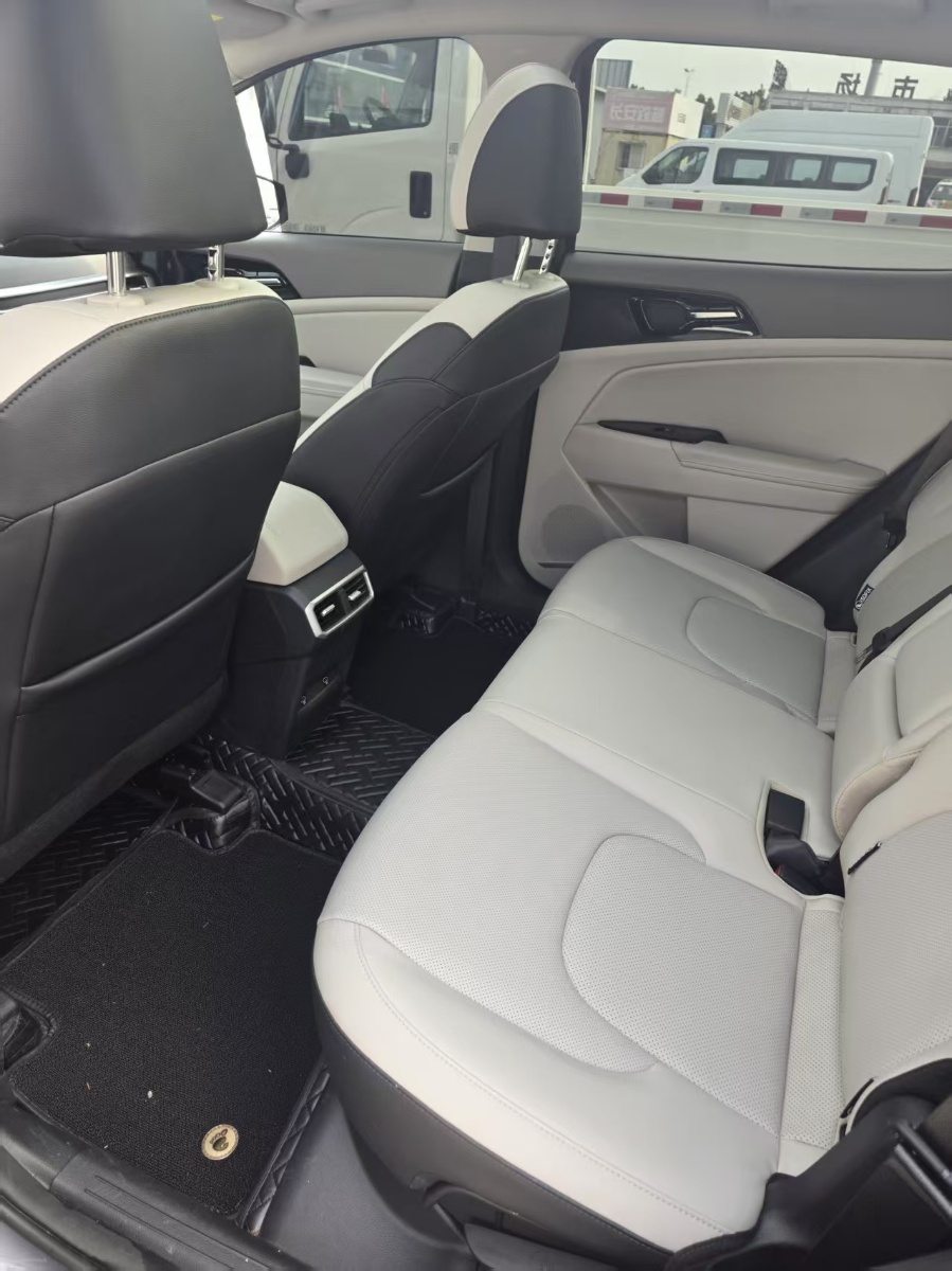 Kia Sportage 2025 car image #8