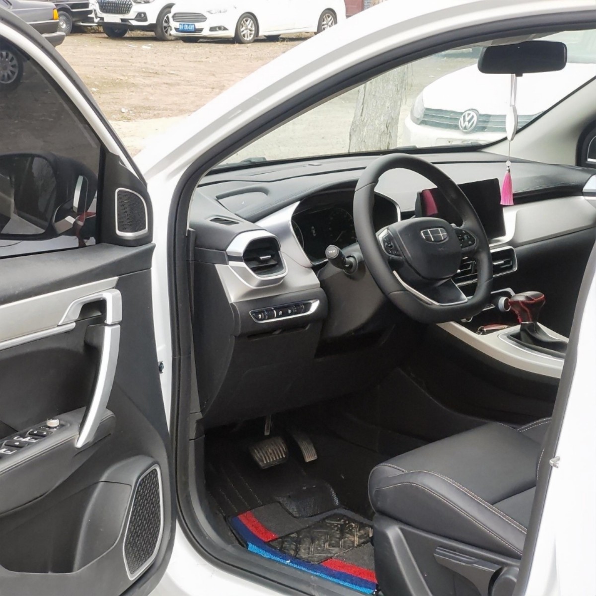 GEELY Coolray 2026 #6 GEELY Coolray 2026 imagen de coche #6