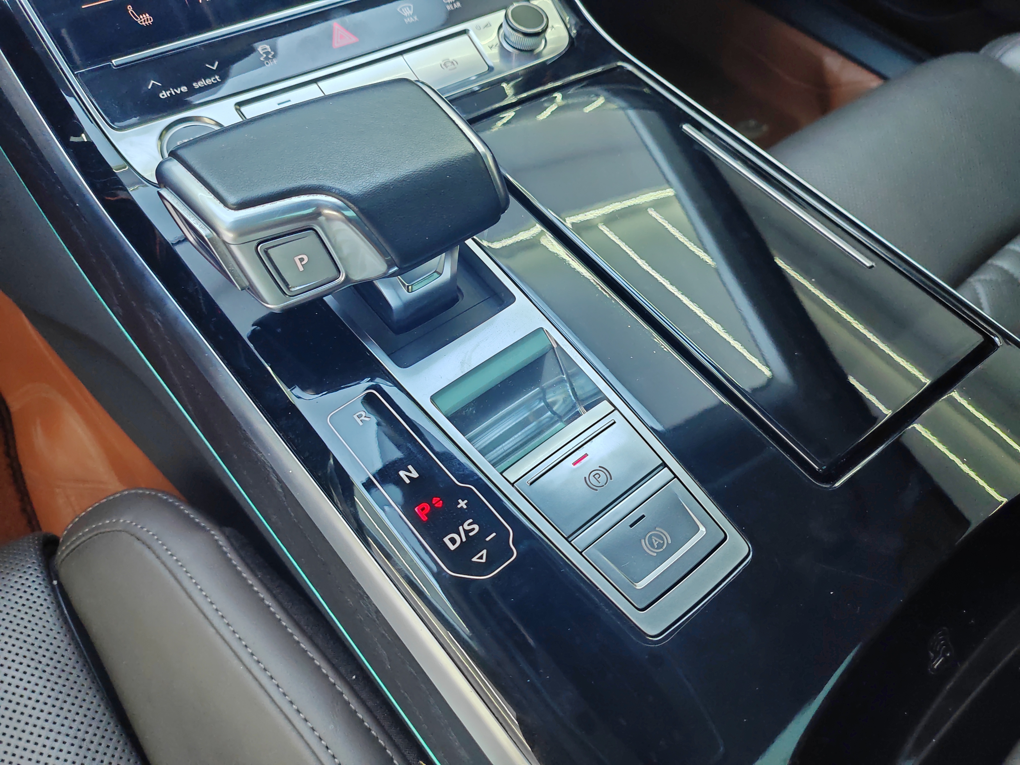 Audi A8 2021 car image #14