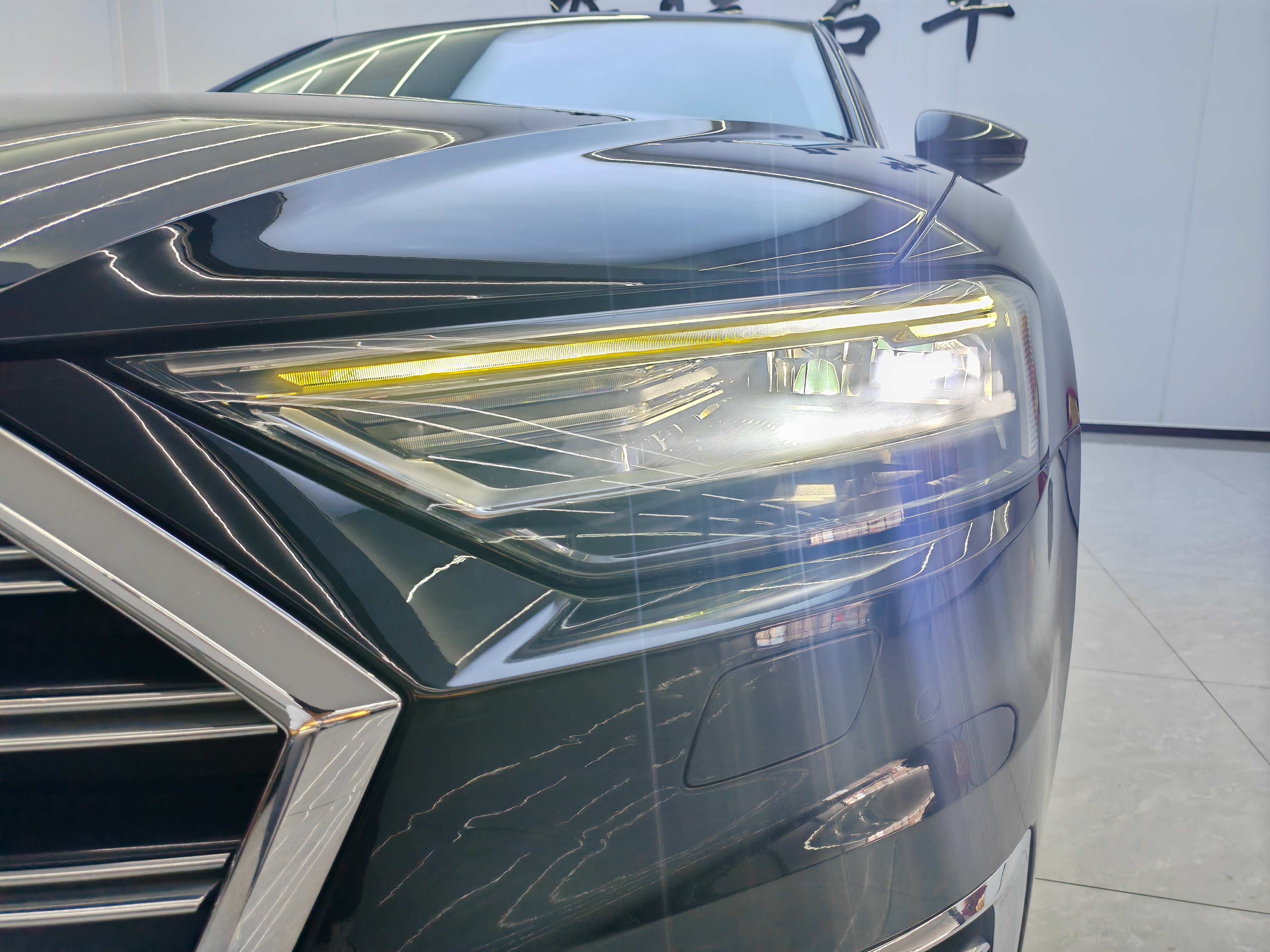 Audi A8 2021 car image #4